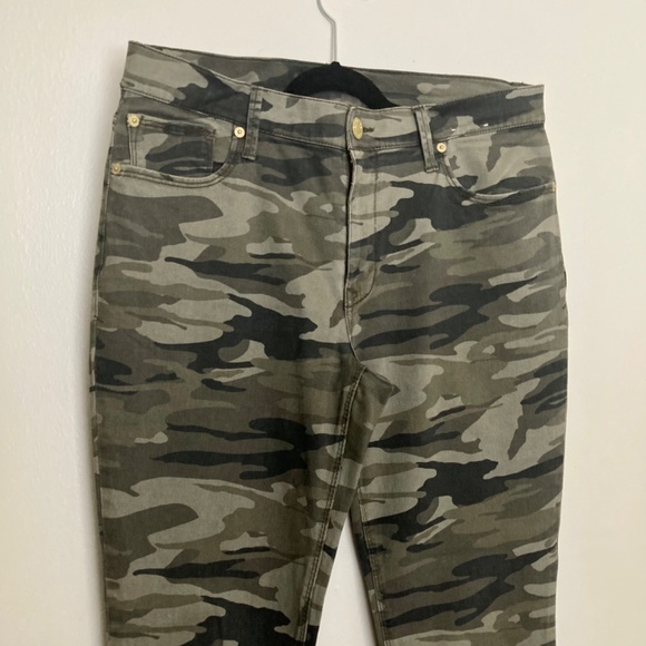 Express (NWOT) Ankle Legging Mid Rise Jeans / Size 10 - Picture 2 of 10